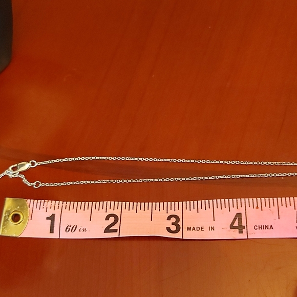 Sterling silver necklace with faux pearl pendant - Picture 11 of 11